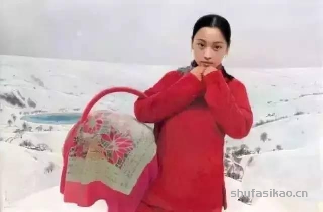 艺术大师王沂东油画中的乡村少女，具有一种含蓄而动人的内在美-书法思考网